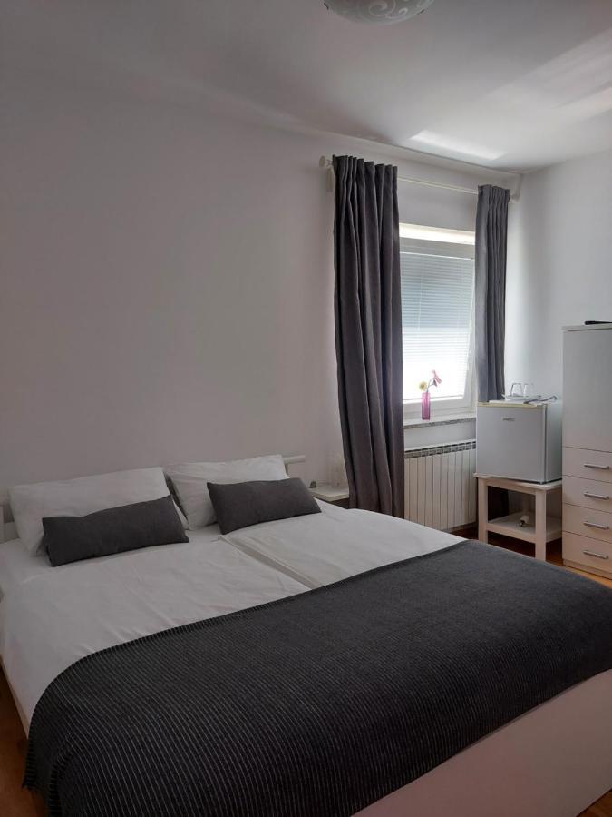 Guesthouse Pri Mihelovih Sežana Eksteriør billede